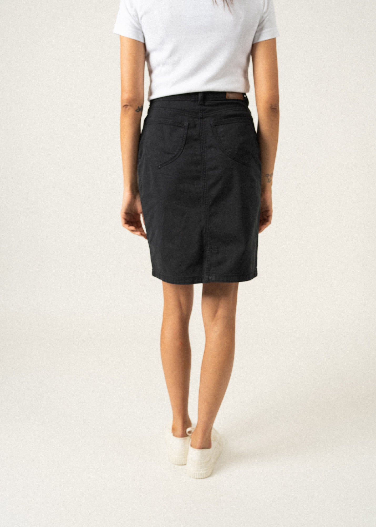 ELFY Stretch Denim Skirt (NAVY)