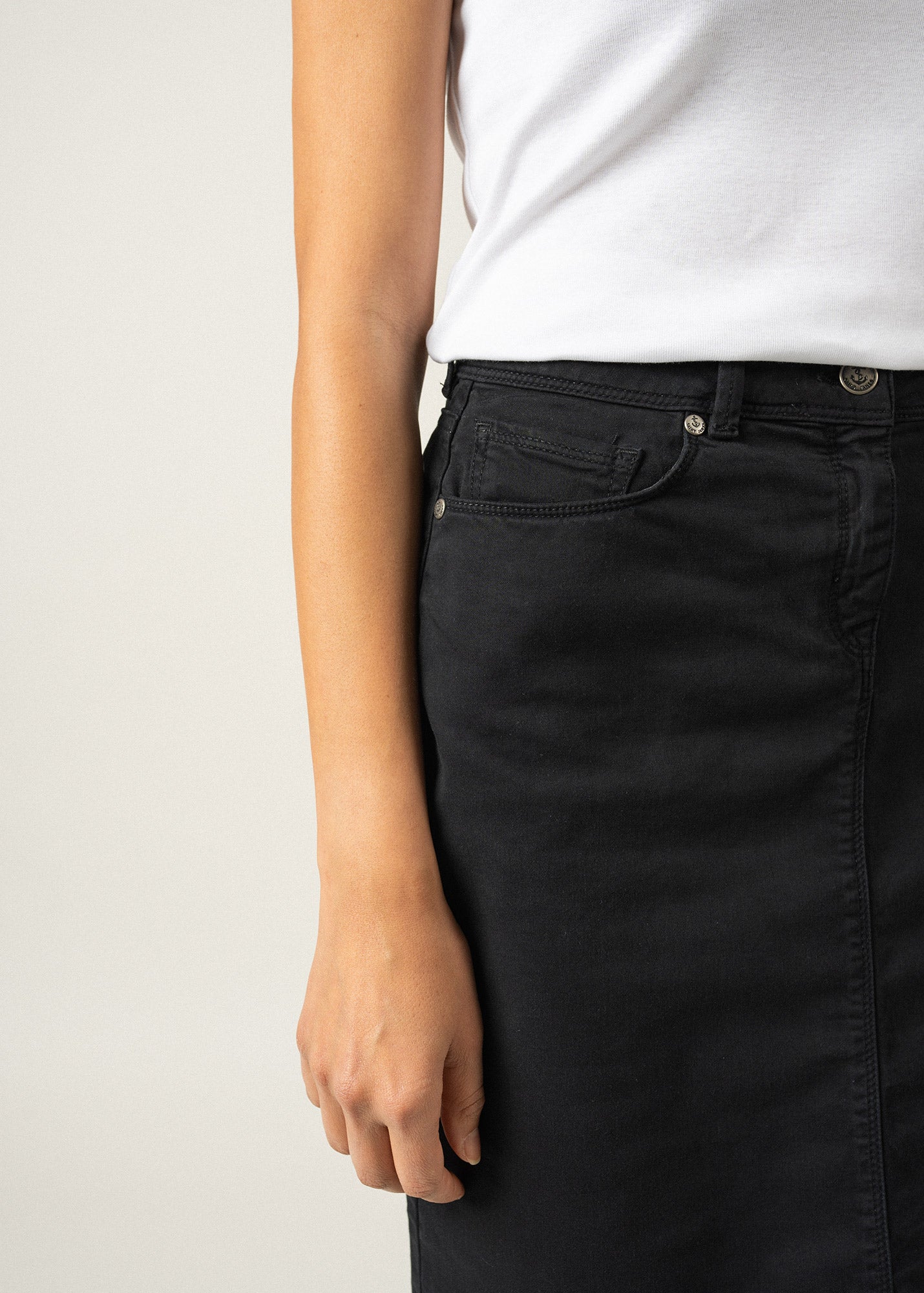 ELFY Stretch Denim Skirt (NAVY)