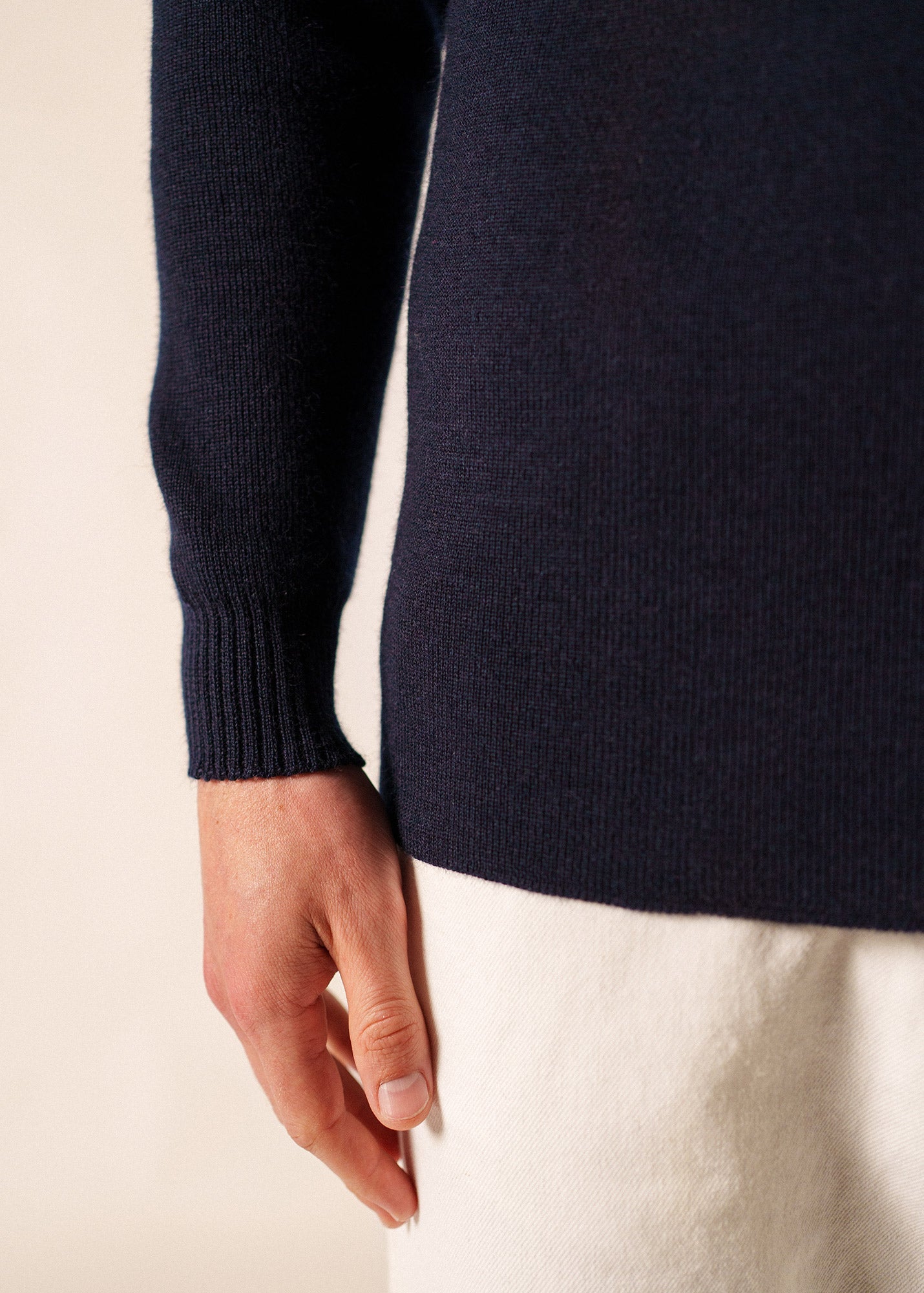 ROULE Wool Turtleneck (NAVY)