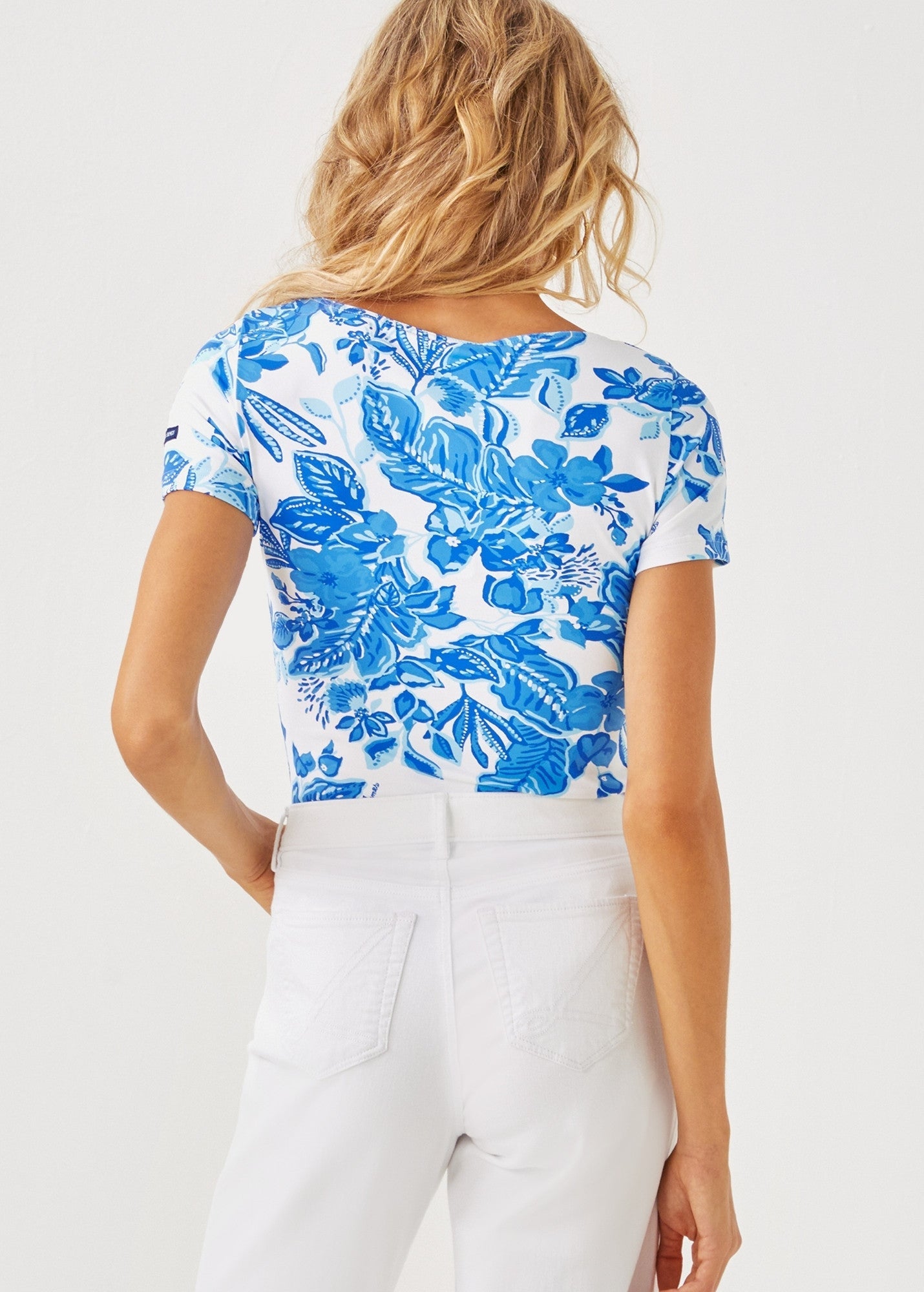 LILLY PULITZER x GARDE-COTE - Short-Sleeve Stretch Top with Exclusive Lilly Print (SOLEIL AZUR BLUE)