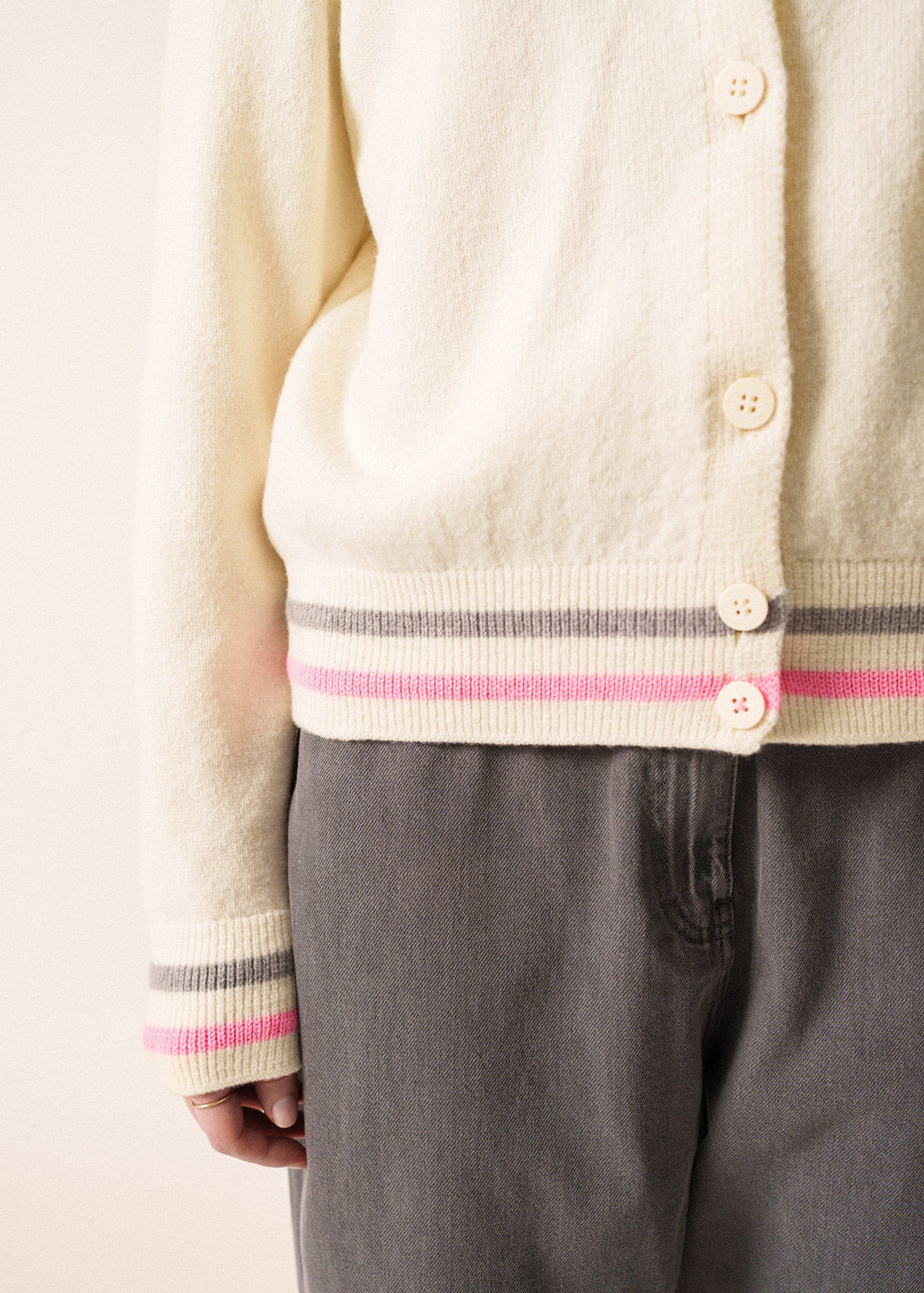 ANNECY Wool Cardigan (IVORY / BRIGHT PINK / GRAY)