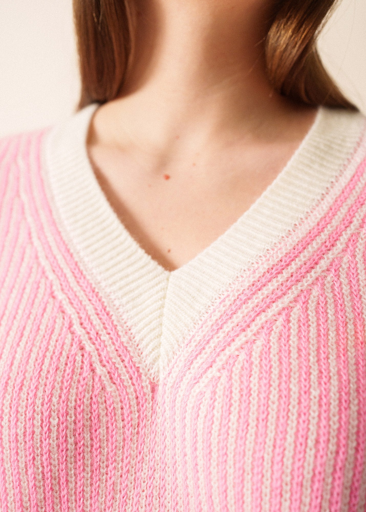 COURCHEVEL Mohair Sweater (WINTER WHITE / BRIGHT PINK)