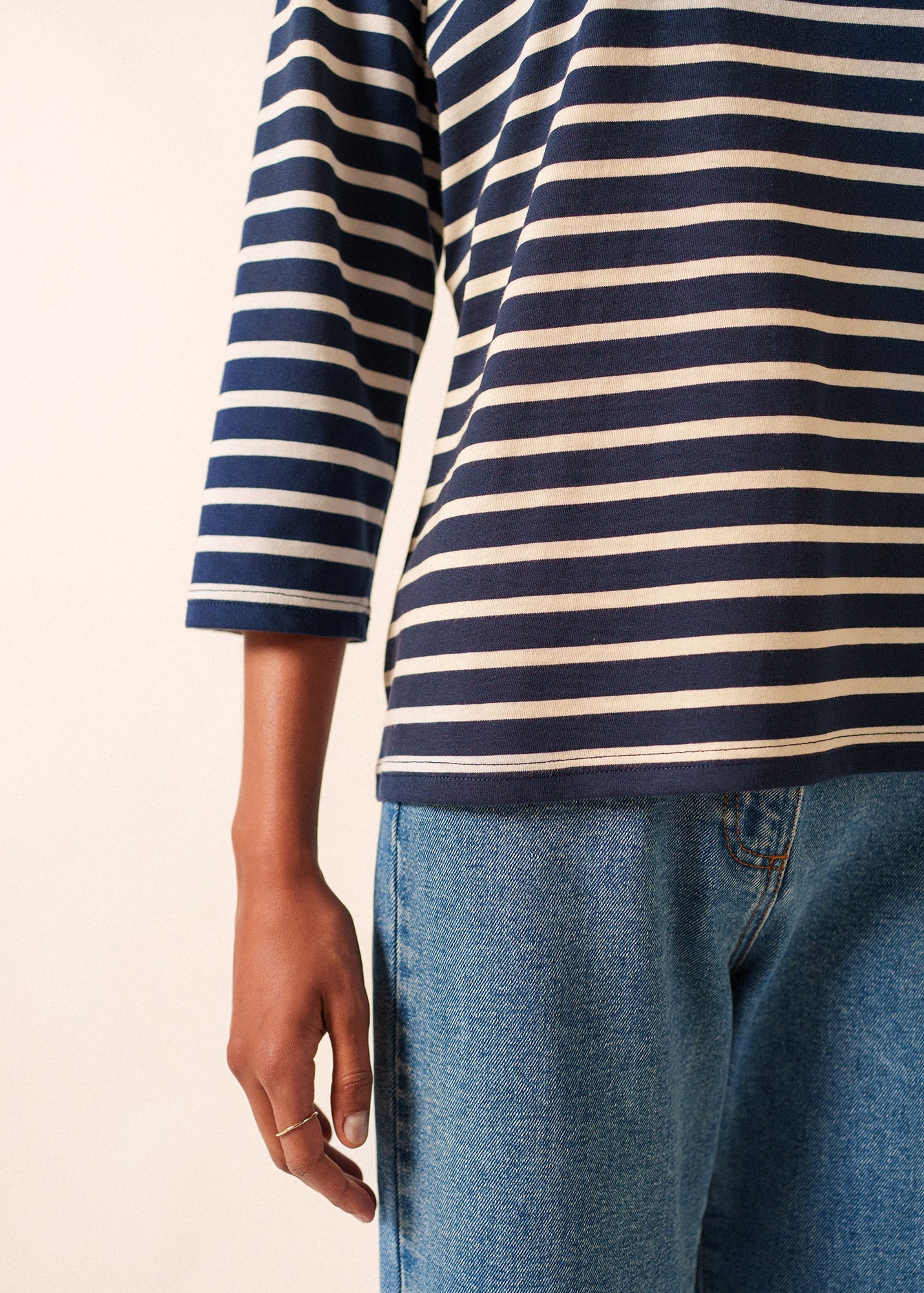 GALATHEE II Breton Striped Top  (NAVY / ECRU)
