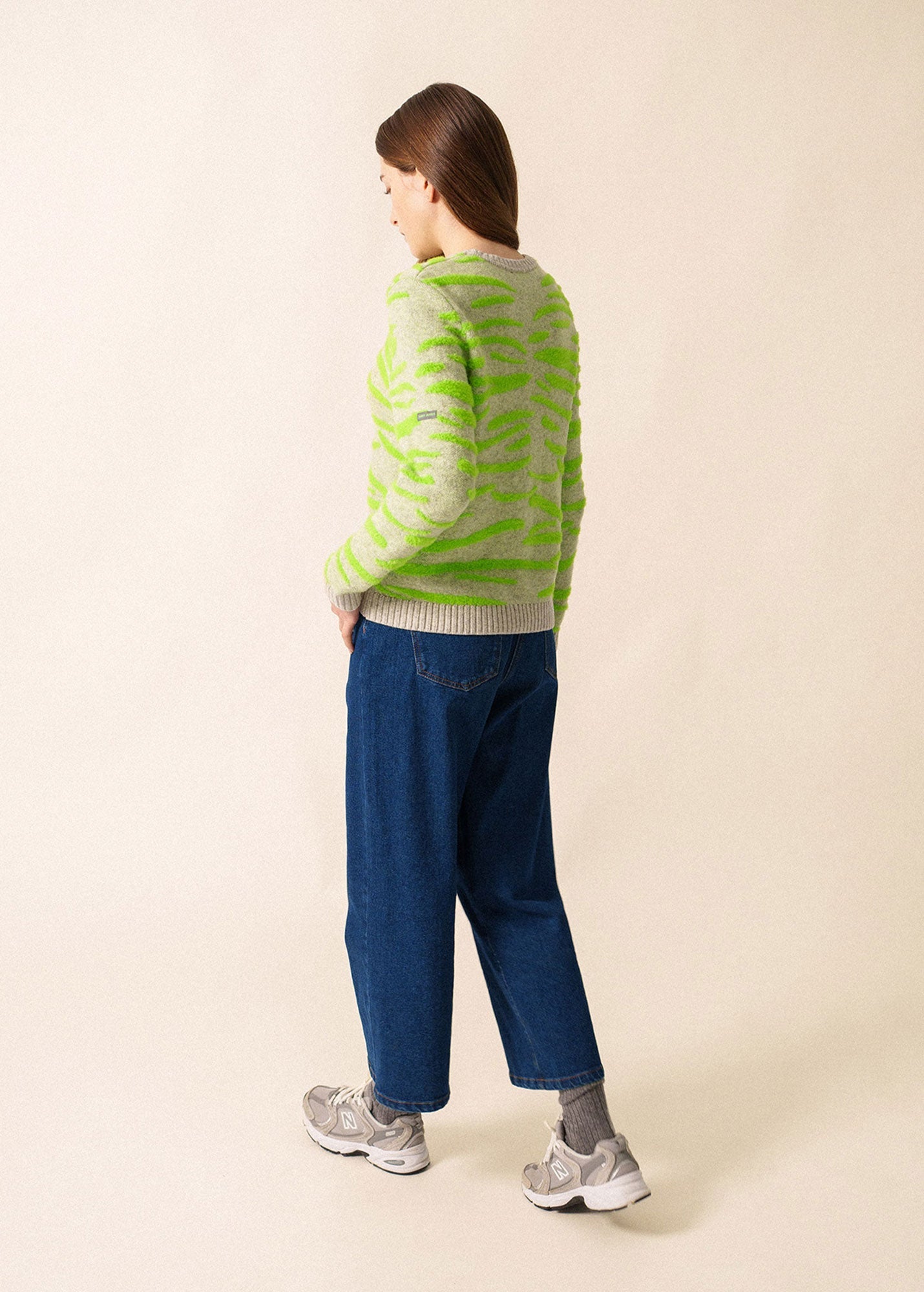 OLTEN Zebra Sweater (GRAY / NEON GREEN)