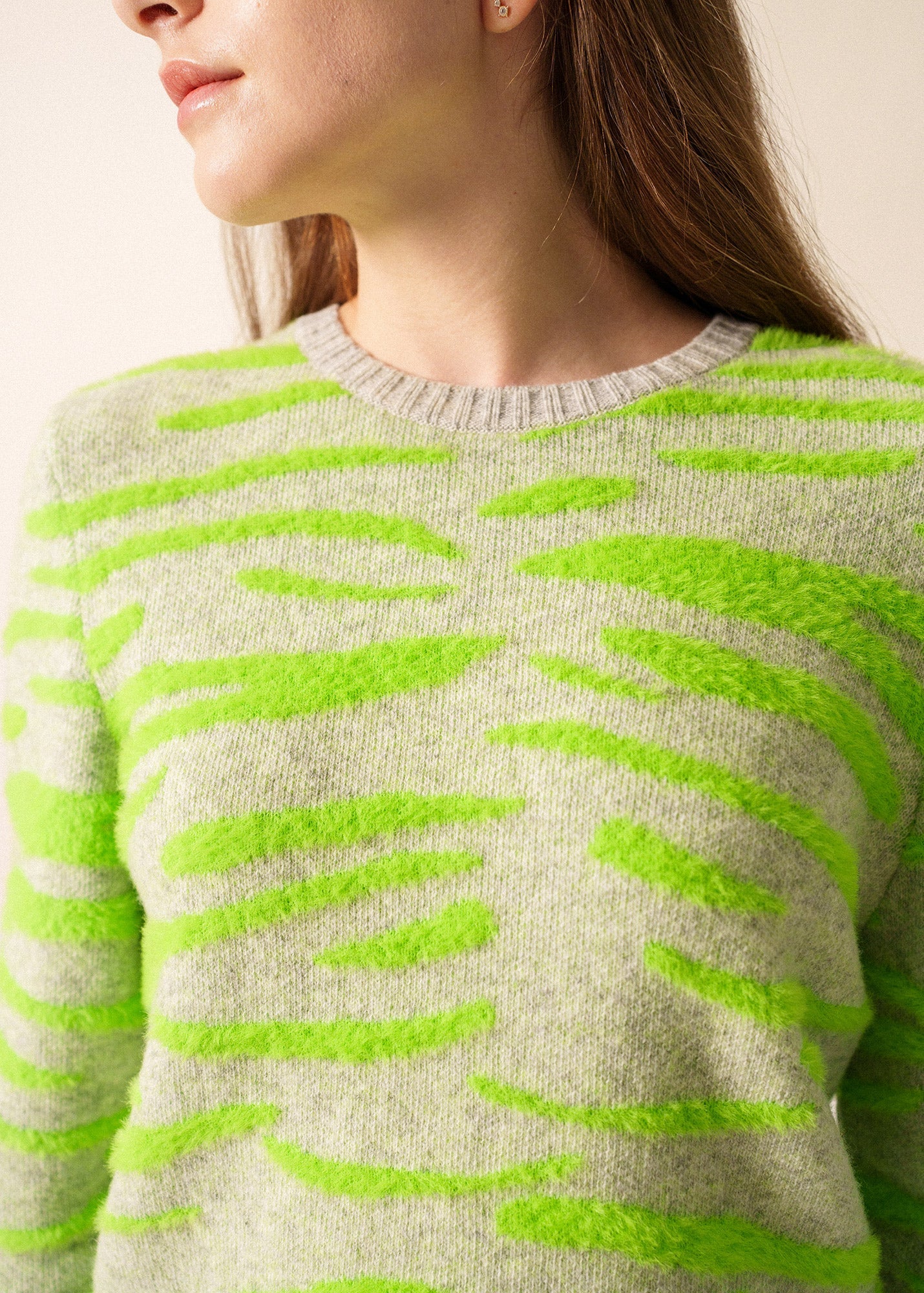 OLTEN Zebra Sweater (GRAY / NEON GREEN)