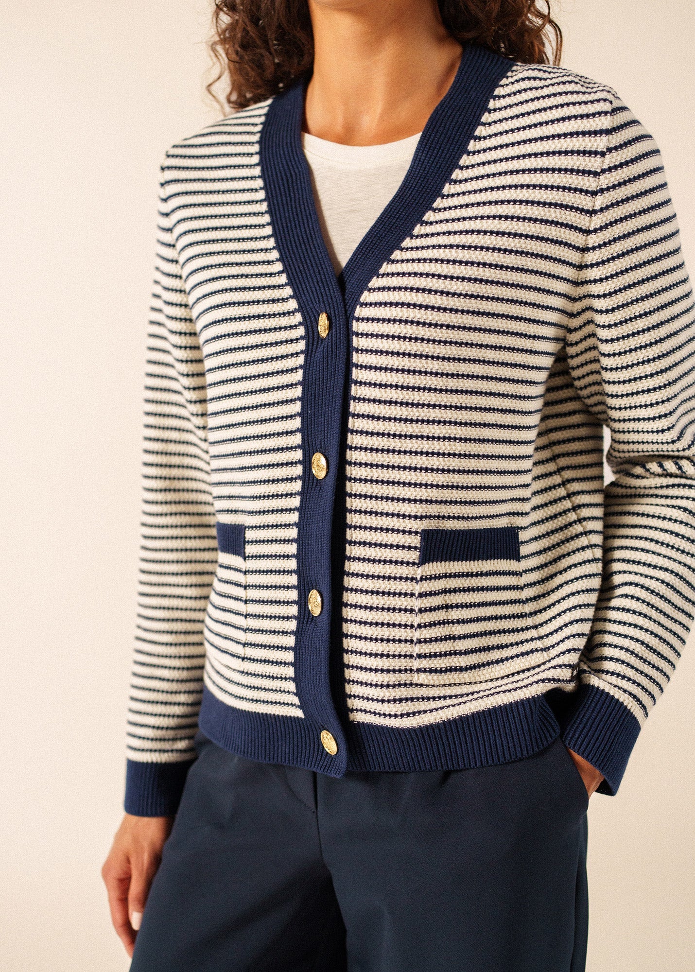 ISTRES Textured Knit Cardigan (IVORY / NAVY)