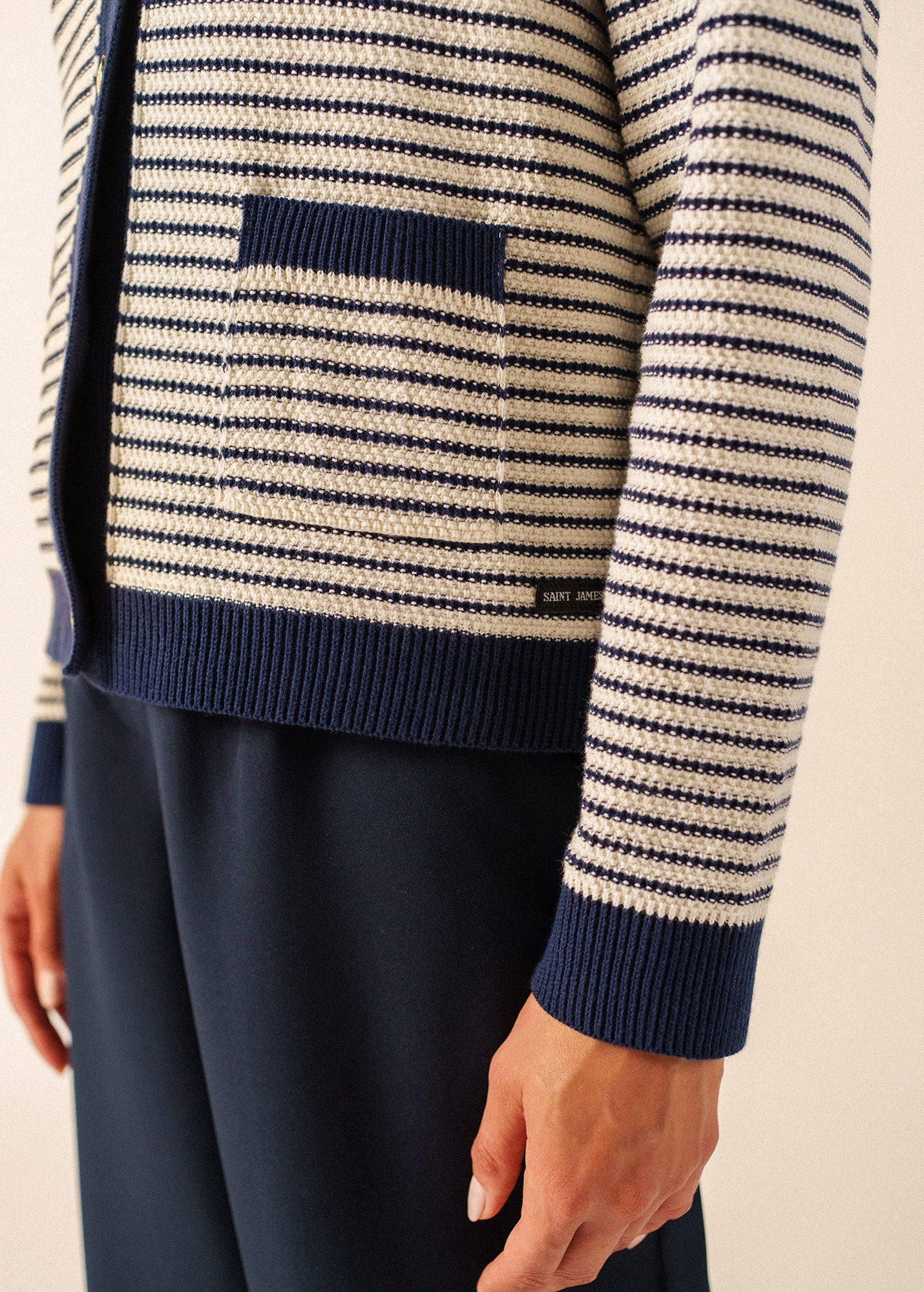 ISTRES Textured Knit Cardigan (IVORY / NAVY)