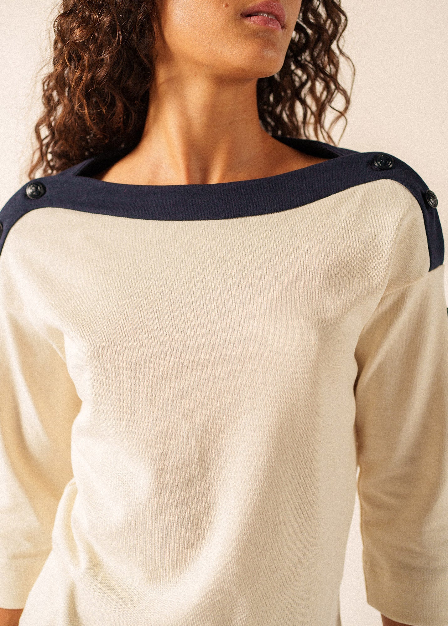 LATSIA boatneck Tee x Isabelle Ballu (ECRU / NAVY)