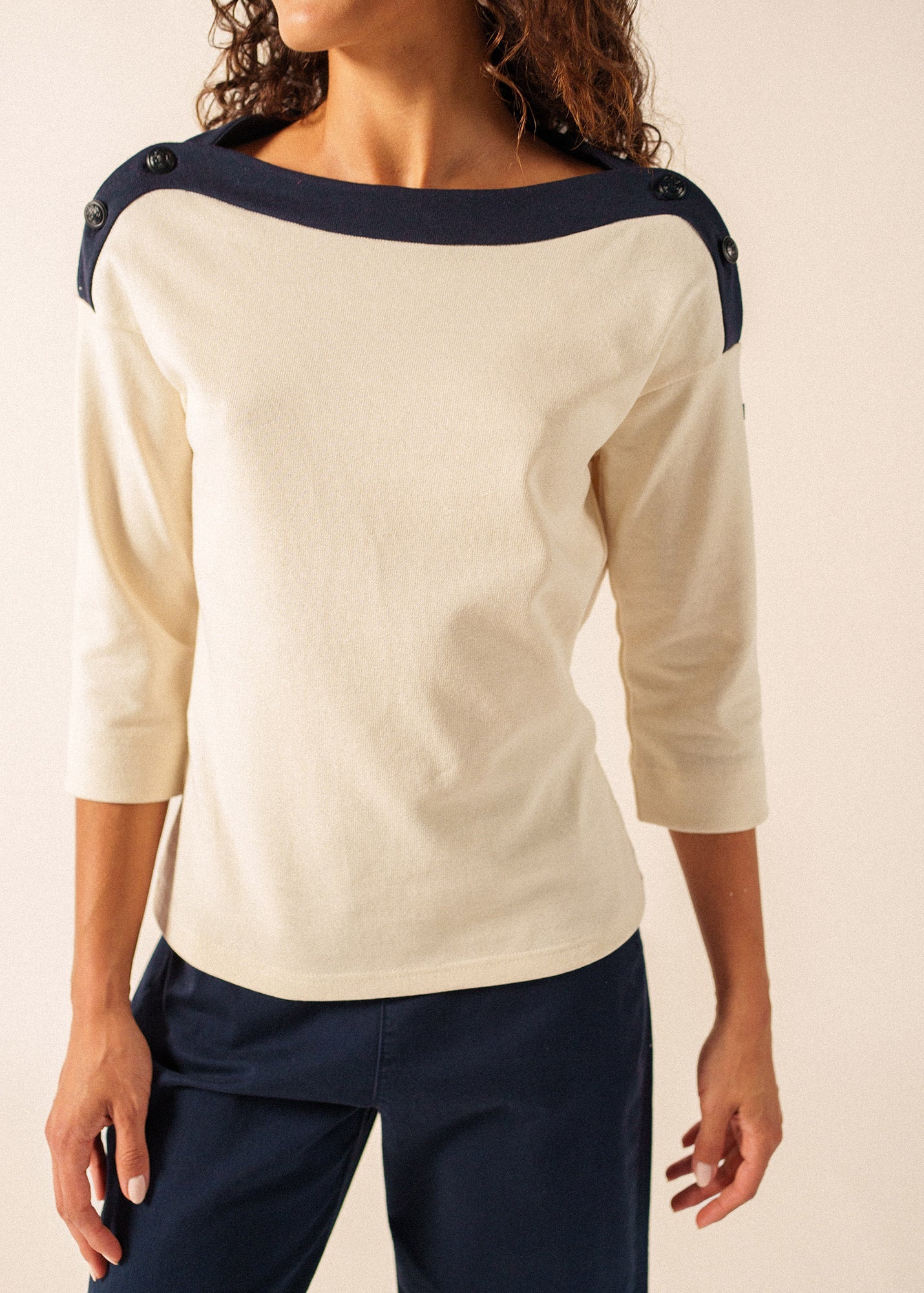 LATSIA boatneck Tee x Isabelle Ballu (ECRU / NAVY)