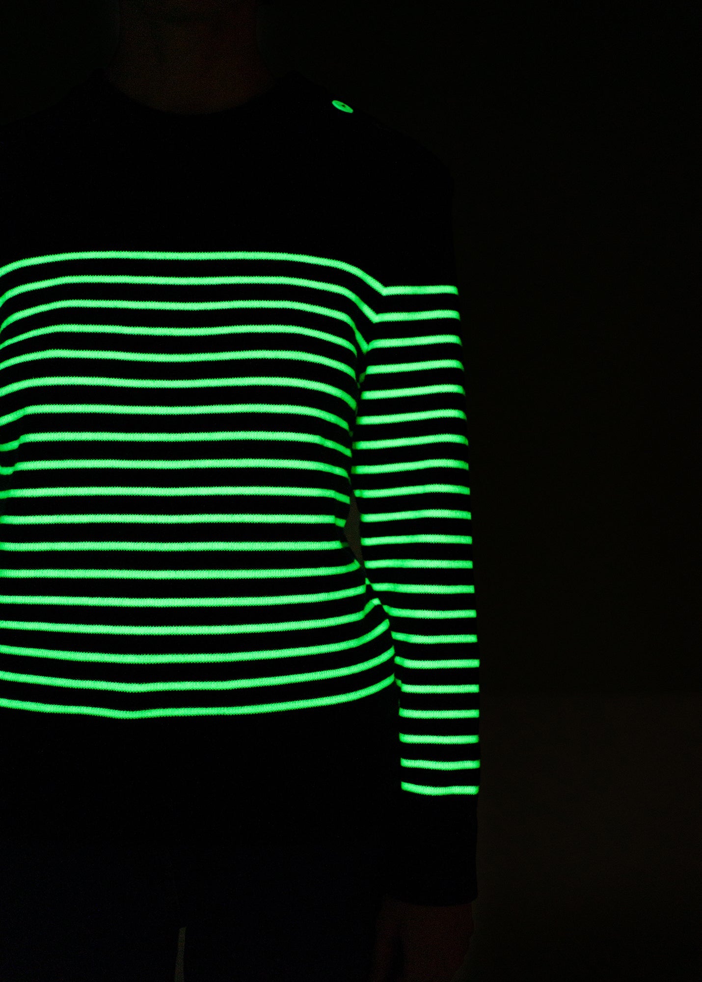 GLOWLINE BINIC Fisherman Sweater (NAVY / GLOW)