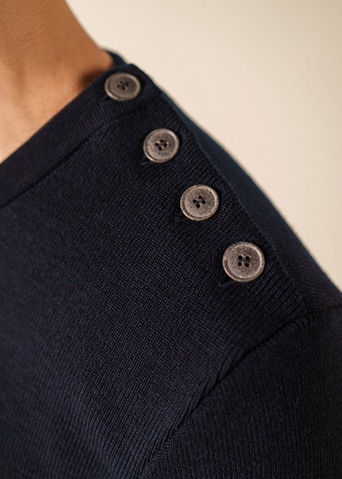 CANCALE V-Neck Wool Sweater (NAVY)