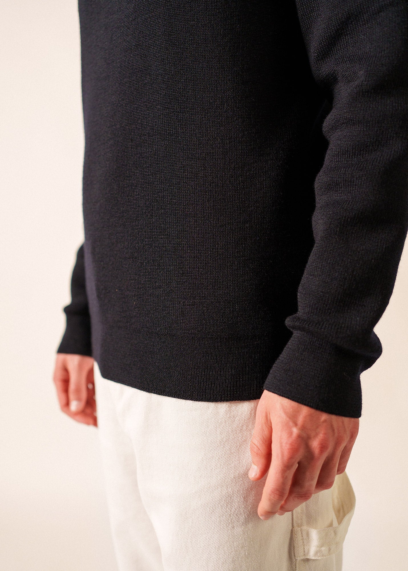 LOCRONAN III Crew Neck Sweater (NAVY)