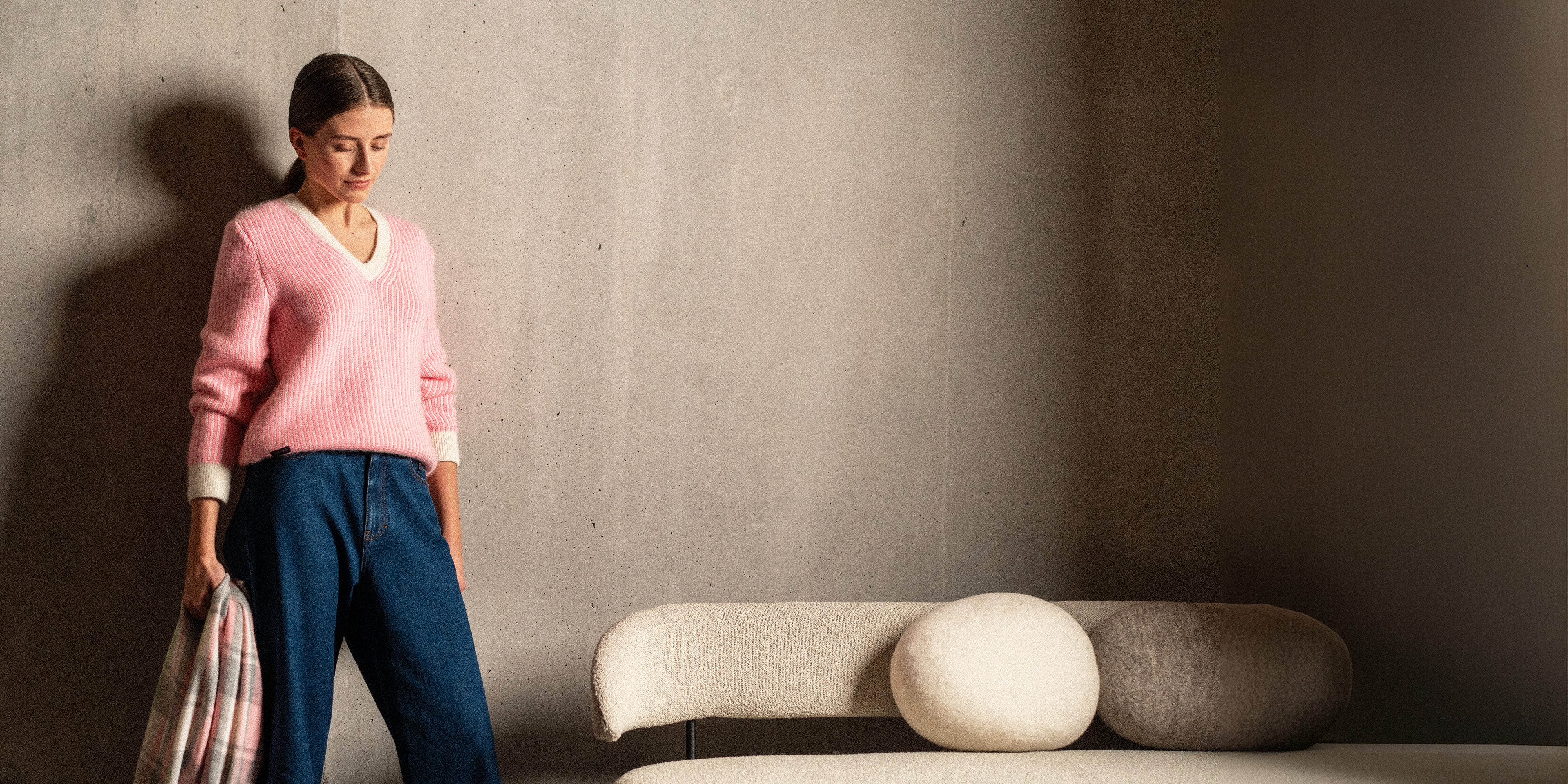 COURCHEVEL Mohair Sweater (WINTER WHITE / BRIGHT PINK)